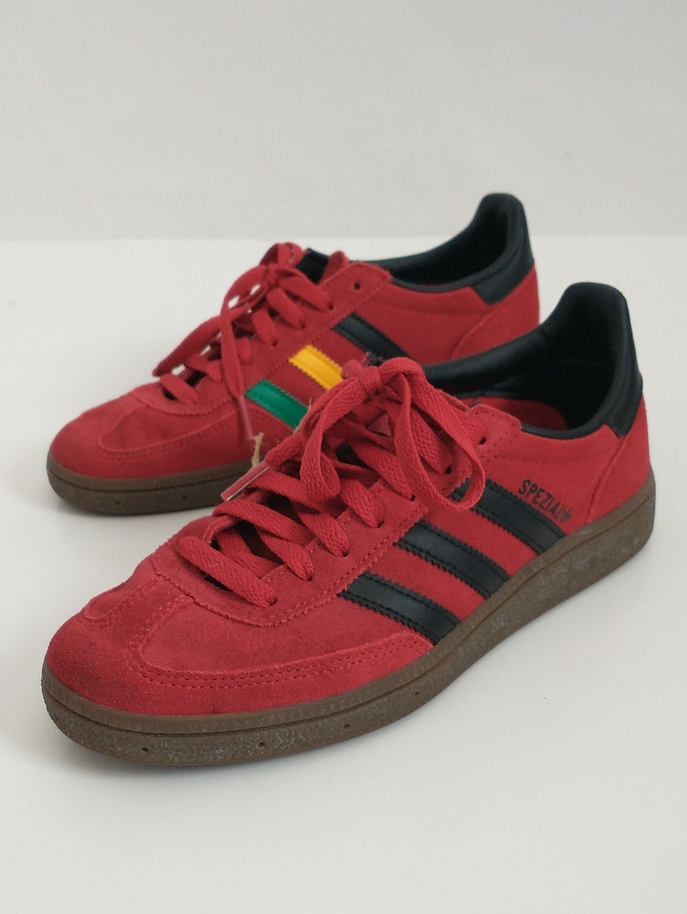 Adidas Spezial Men’s Red Suede Sneakers with Black Stripes. SIZE 6½